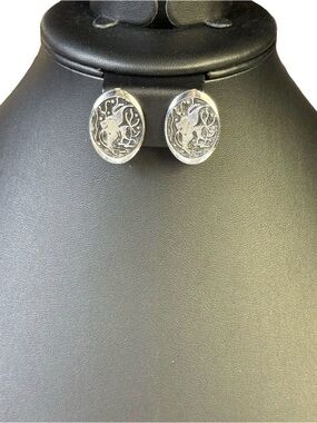 155. Vintage‎ Silver Tone Fish Clip-On Earrings Signed Women's Fashion